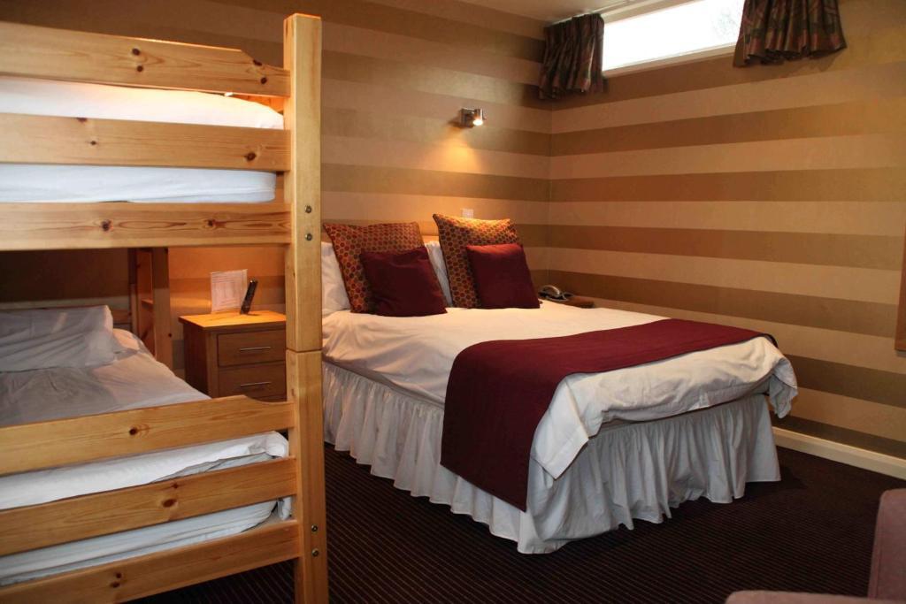The Dog & Partridge Country Inn Ashbourne  Phòng bức ảnh