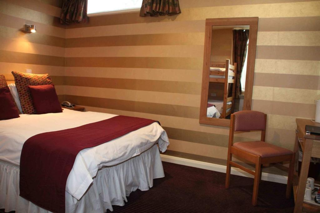 The Dog & Partridge Country Inn Ashbourne  Phòng bức ảnh